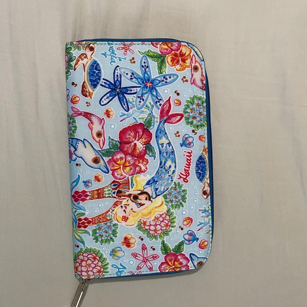 LeSportsac wallet - Picture 2 of 3